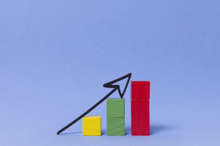 colourful-cubes-pointy-arrow